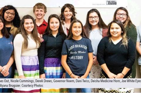 GOVERNOR NOEM VISITS WAGNER JAG STUDENTS